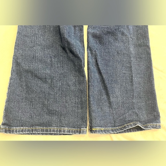 Levi's Boot Cut 515 Short Seam/Curvy Dark Blue Jeans Levi Strauss Size 12 S/C - Picture 16 of 16